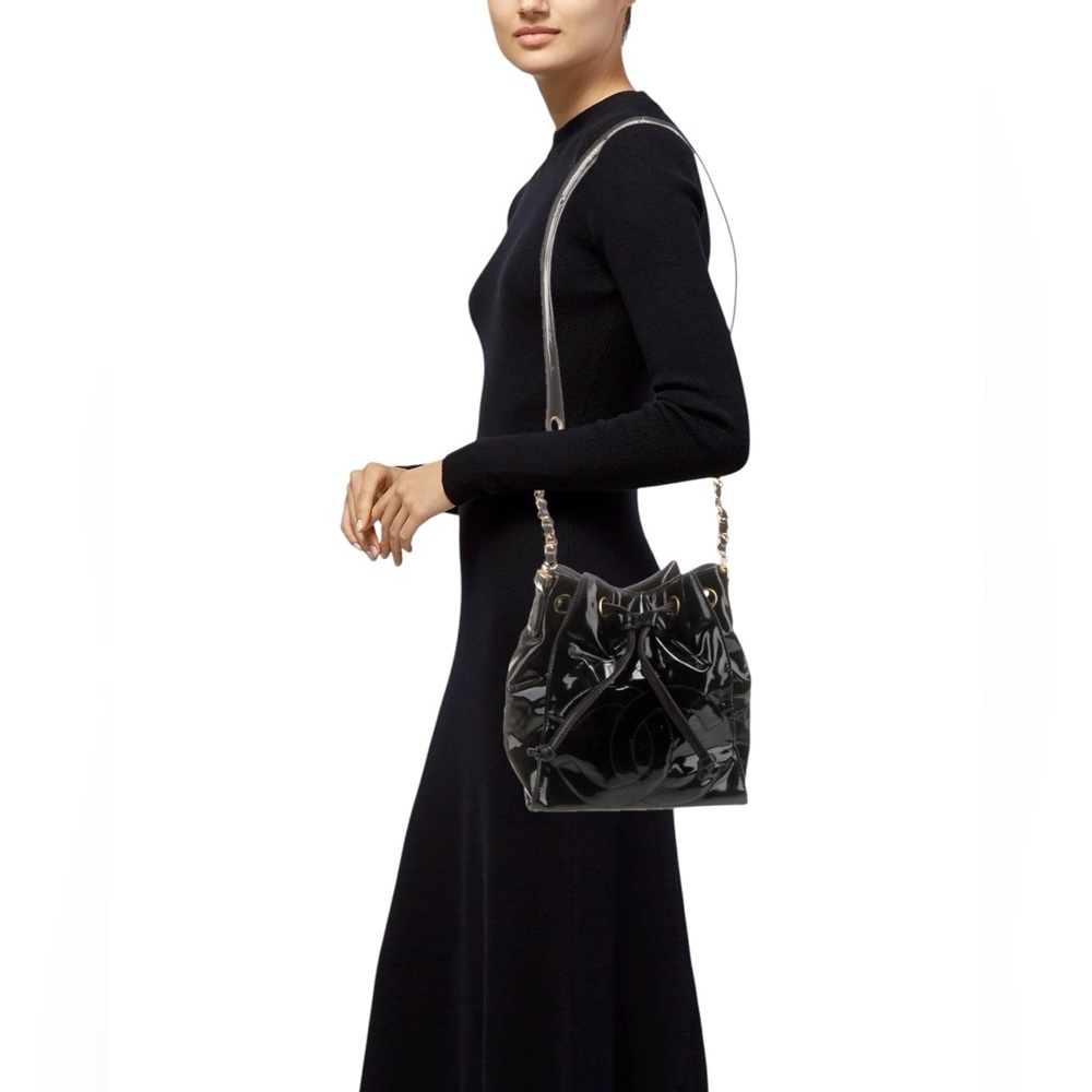 Chanel Vintage Black Patent Leather Bucket Bag 24K Gold-Plated Hardware & Pouch - Picture 4 of 16